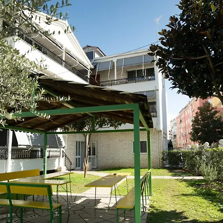 民宿 Vila Gjeci Durrës