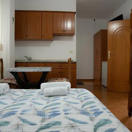 Vila Gjeci 民宿 Durrës